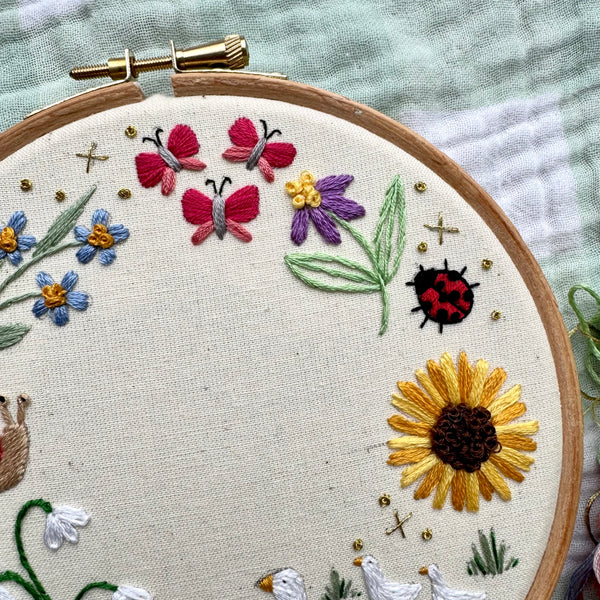 Spring Duck 6 inch Embroidery Kit